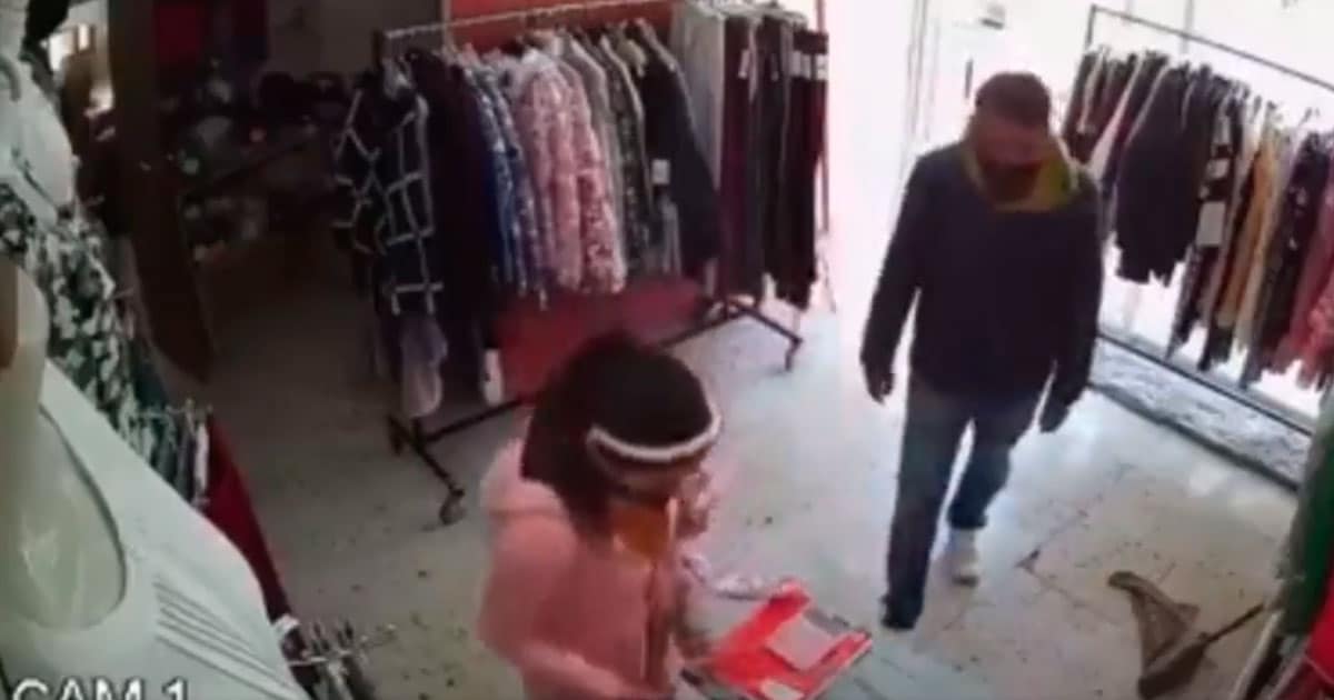 Ladr N Asalta Tienda De Ropa Y Se Golpea Contra La Puerta Al Escapar